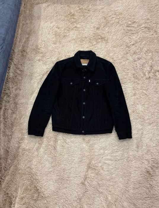 Черная женская шерпа тёплая куртка levis левис левайс оригинал m