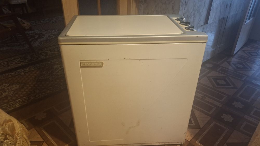 Продам пральну машину напівавтомат Чайка 3