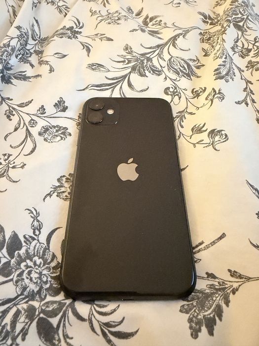 iPhone 11 – 128GB – Preto