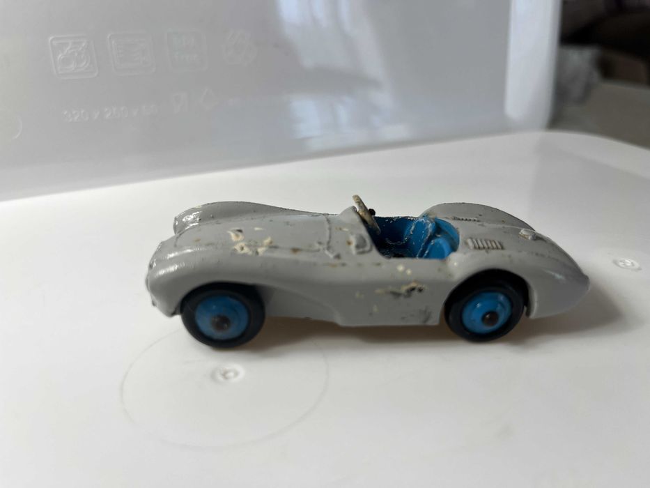Dinky Toys 110 - Aston Martin DB3S Sports Cars - brincado sem caixa - esc. aprox.1/43