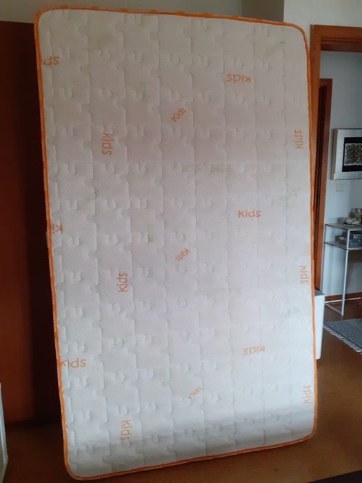 Vendo colchão de 2m de comprimento e 1 , 20  de largura contato olx
