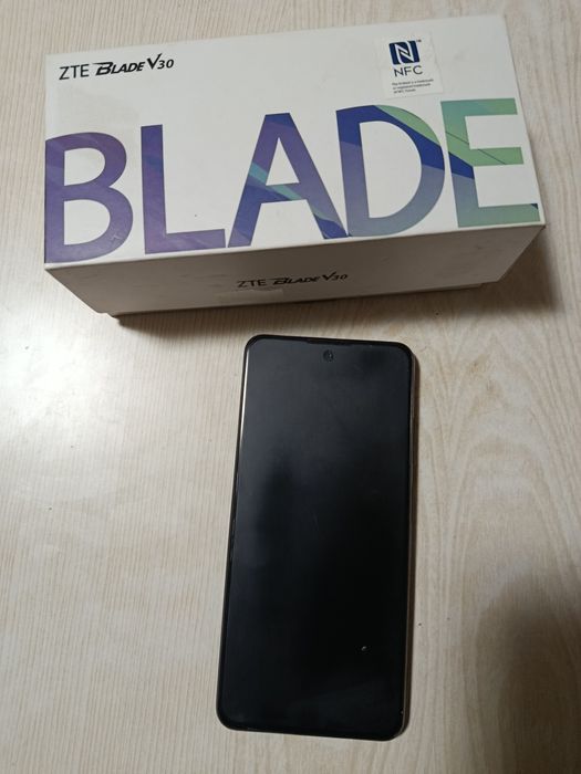 Продам телефон ZTE v30