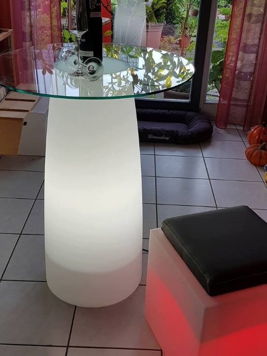 Mesa com iluminação