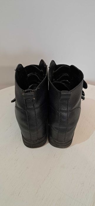Czarne sneakersy na koturnie – r. 38 – botki na rzepy
