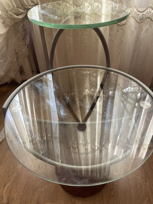 Стекляный столик
