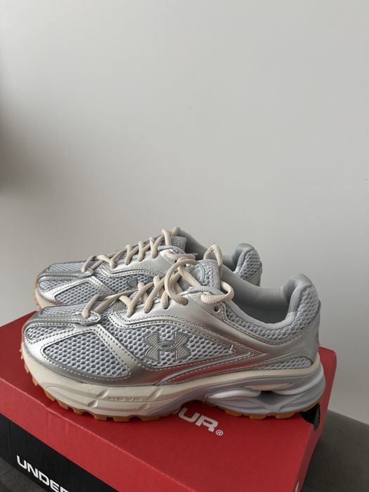 Кросівки жіночі,взуття жіноче ,кросівки under armaur