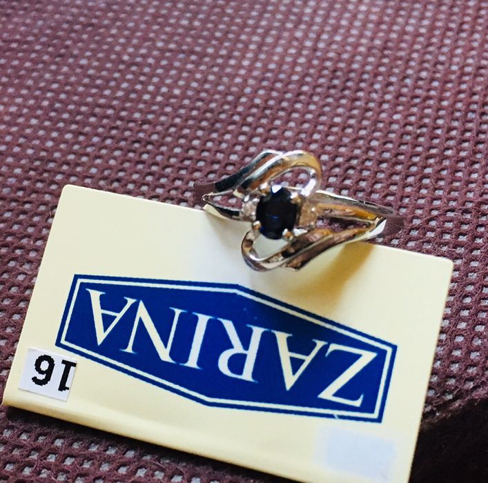 Изящное кольцо Zarina белое золото с сапфиром и бриллиантами оригинал