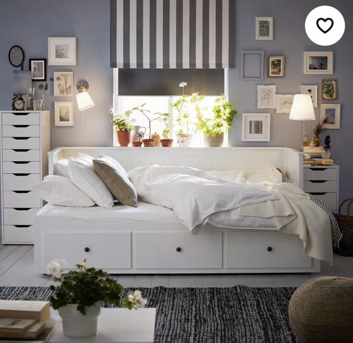Cama/Sofá IKEA Hemnes + 2 colchões