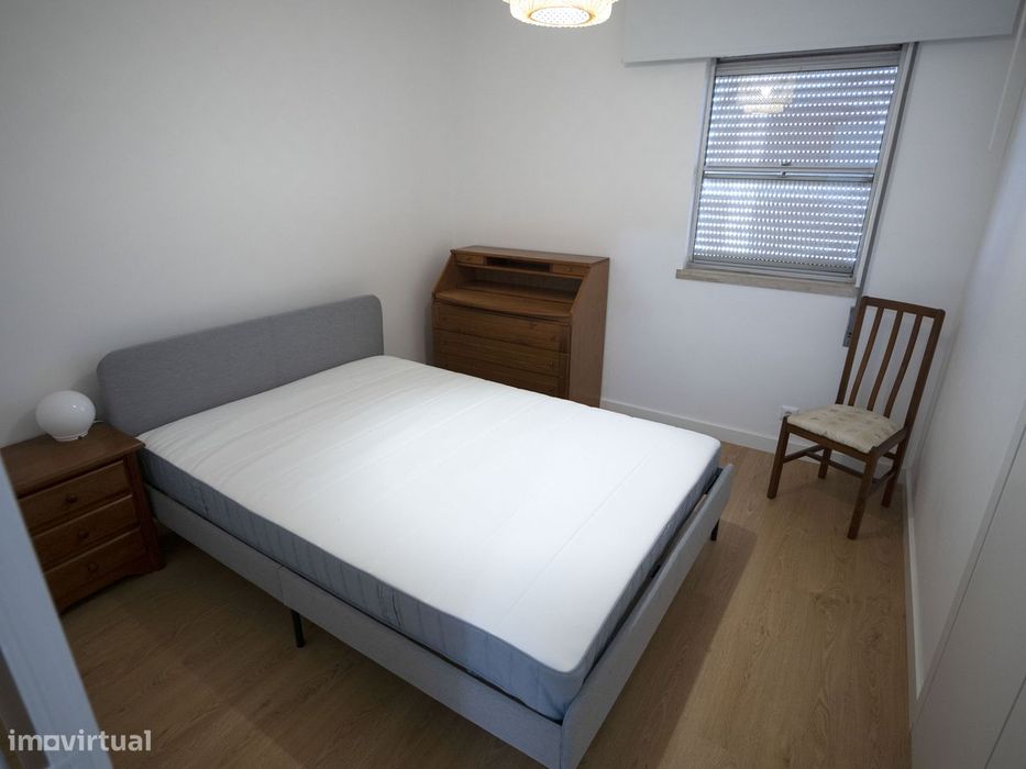 Apartamento t2 na Rua Avelar Brotero, em Stº António dos Cavaleiros