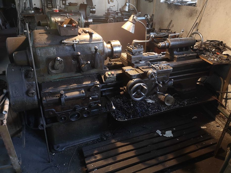 Tokarnia uniwersalna