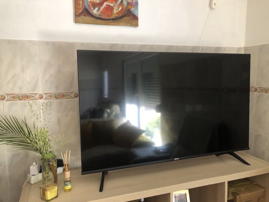 TVsmart Hissence -113cm comprimento,65cm de largura, 130 cm diagonal