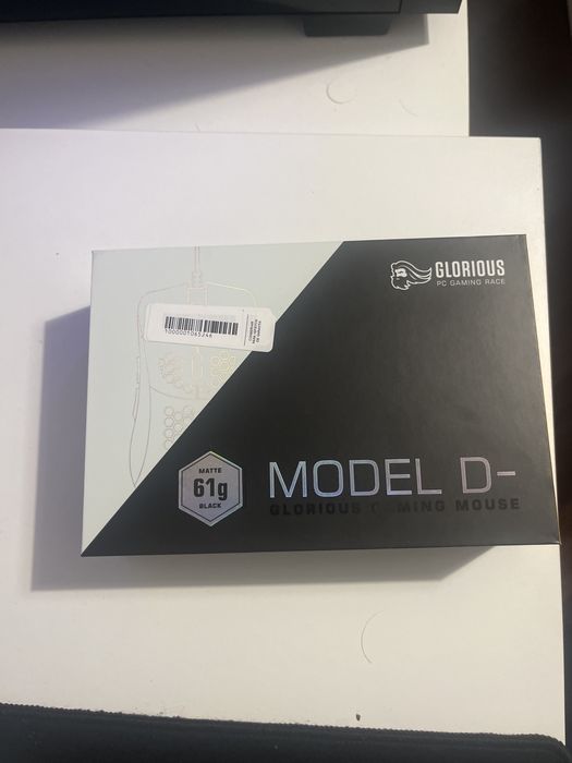 Rato glorious model D ( selado/novo)