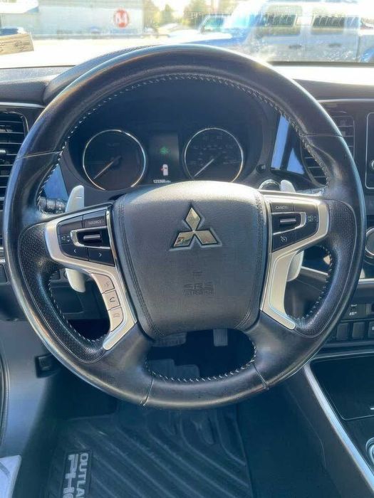 Mitsubishi Outlander PHEV SEL      2018