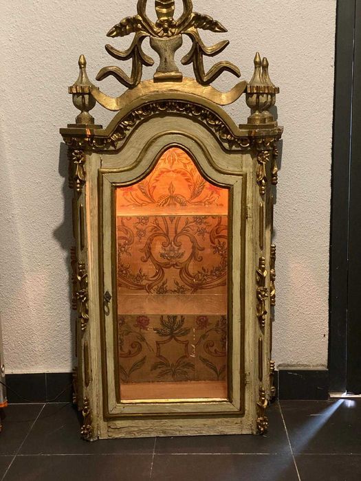 Altar/Oratório de madeira