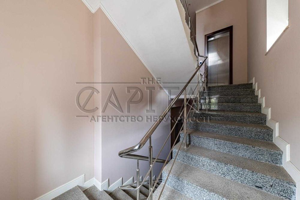 Оренда окремої будівлі на Печерську