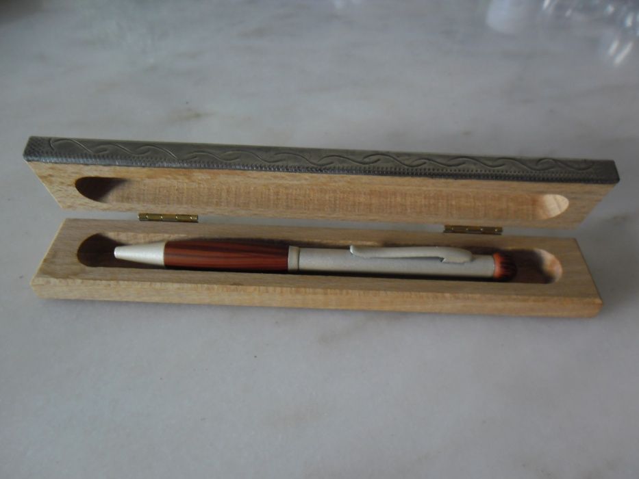 Estojo em madeira com caneta vintage (novo)