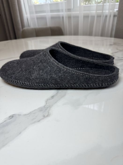 Тапки домашні з натурального войлока.
