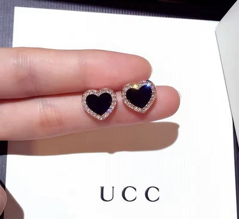 Сережки гвоздики у вигляді серця