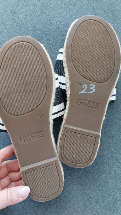 Nowe klapki Guess rozmiar 35