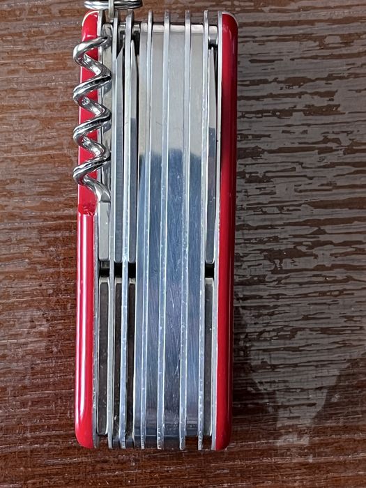 Ніж легенда.РІДКІСНИЙ (Без гака)Victorinox SwissChamp (перший випуск) 1987р.в. Новий!!!