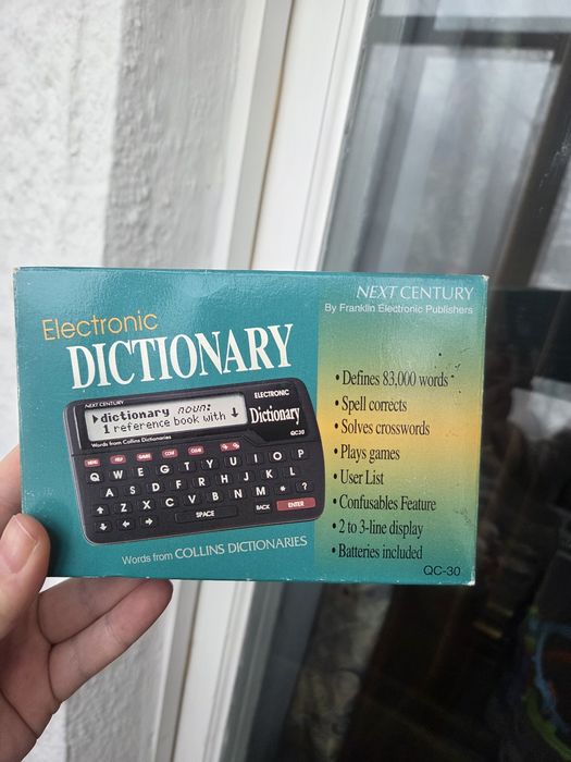 електронний словник Next Century QC-30 від Franklin Electronic Publish