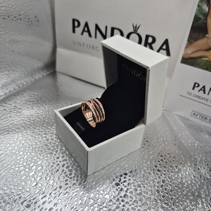 Anel Pandora Entrelaçado rosa