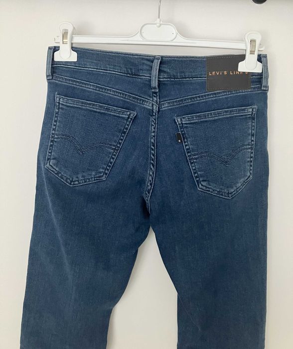 Levi's Line 8 granatowe jeansy rurki slim 27
