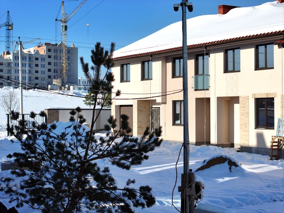 Продам котедж з МІСЬКИМИ комунікаціями, асфальт, Щасливе