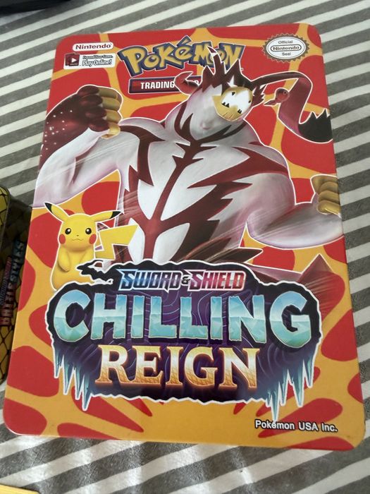 Vende se 315 cartas + 2 caixas + 2 douradas pokemon