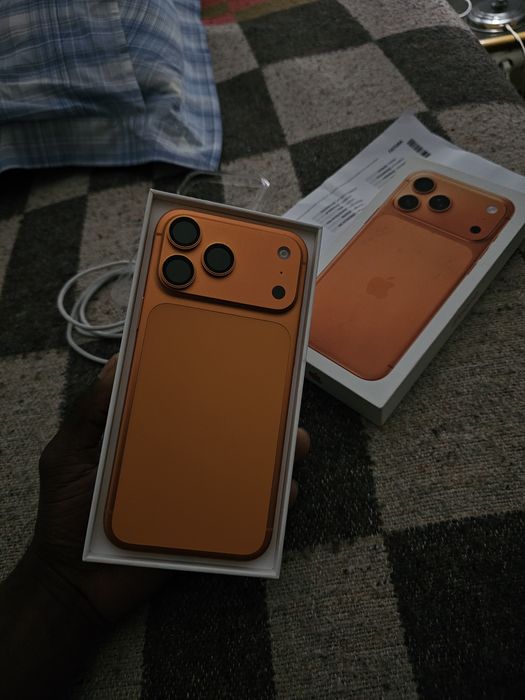 Iphone 17 pro max estado novo 1 mes de uso 256Gb dual sim