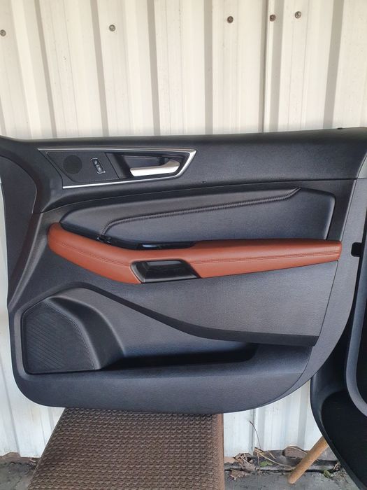 Boczek prawy ford edge komplet