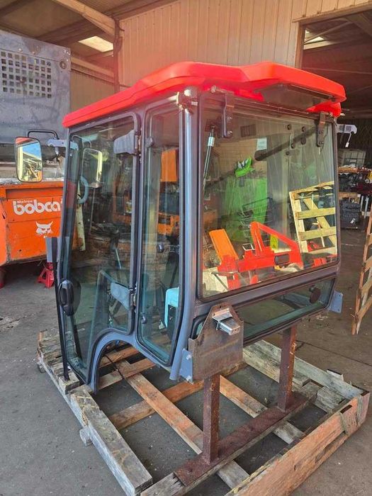 Cabina para trator agricola com suportes-Nova