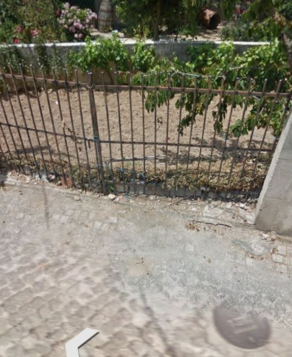 Casa com logradouro para habitação ou comércio