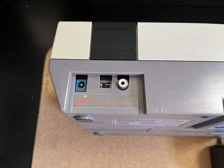 Nintendo Entertainment System NES + kontroler
