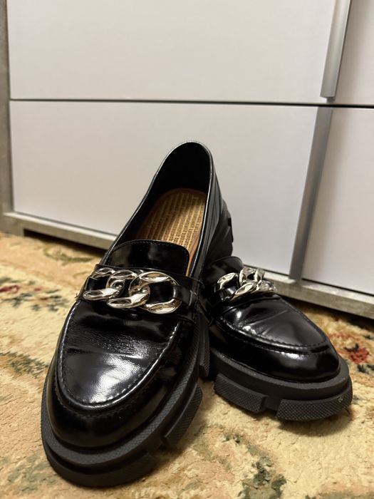 Продам шкіряні лофери 37 розмір