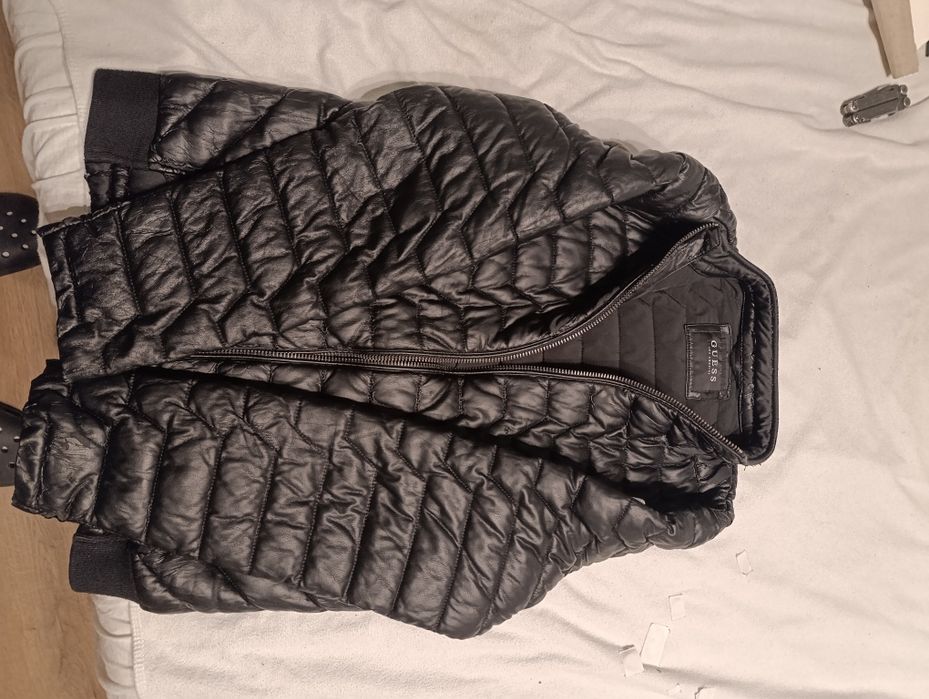 Куртка Guess чорна чоловіча стьобана демісезонна коротка бомбер оригінальний стиль