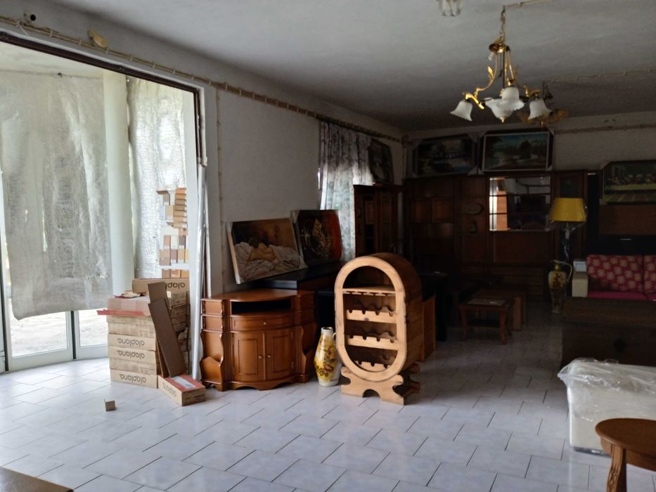 Resto de loja de Moveis em grande quantidade.