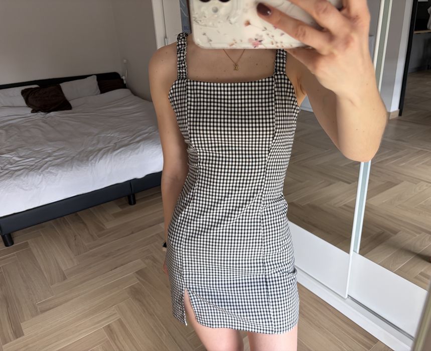 sukienka w kratę pull & bear S