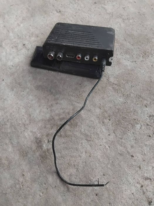 Цифровий ефірний тюнер UClan T2 HD SE Internet + (з дисплеєм)