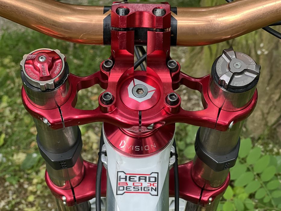 YT Industries Tues world cup edition 2.0 Ltd ( Trek, Commencal, Spec)