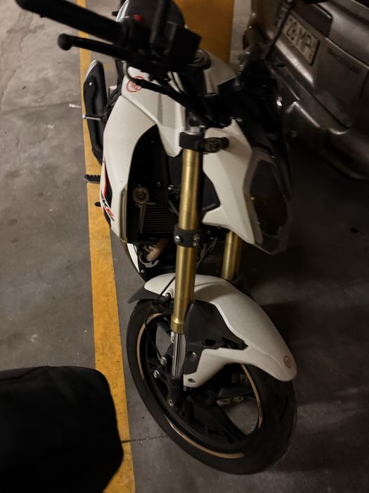 Mota poucos km em perfeito estado