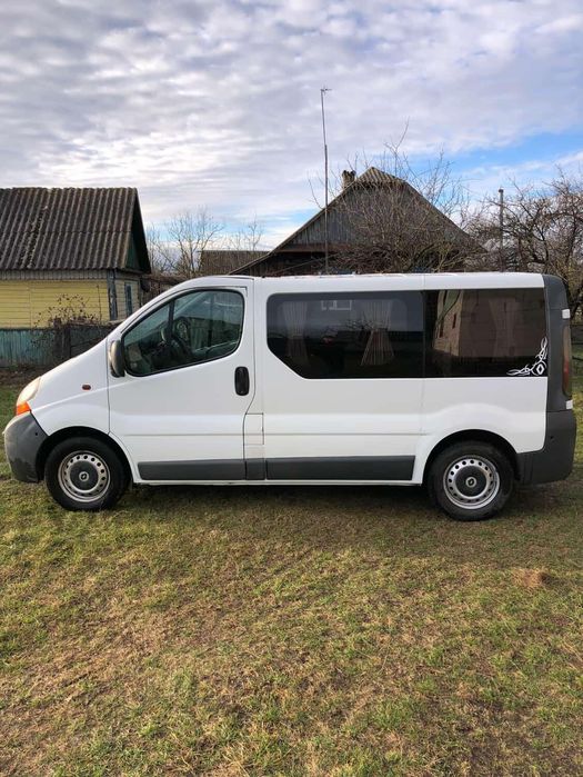 Продам автомобіль Renault Trafic