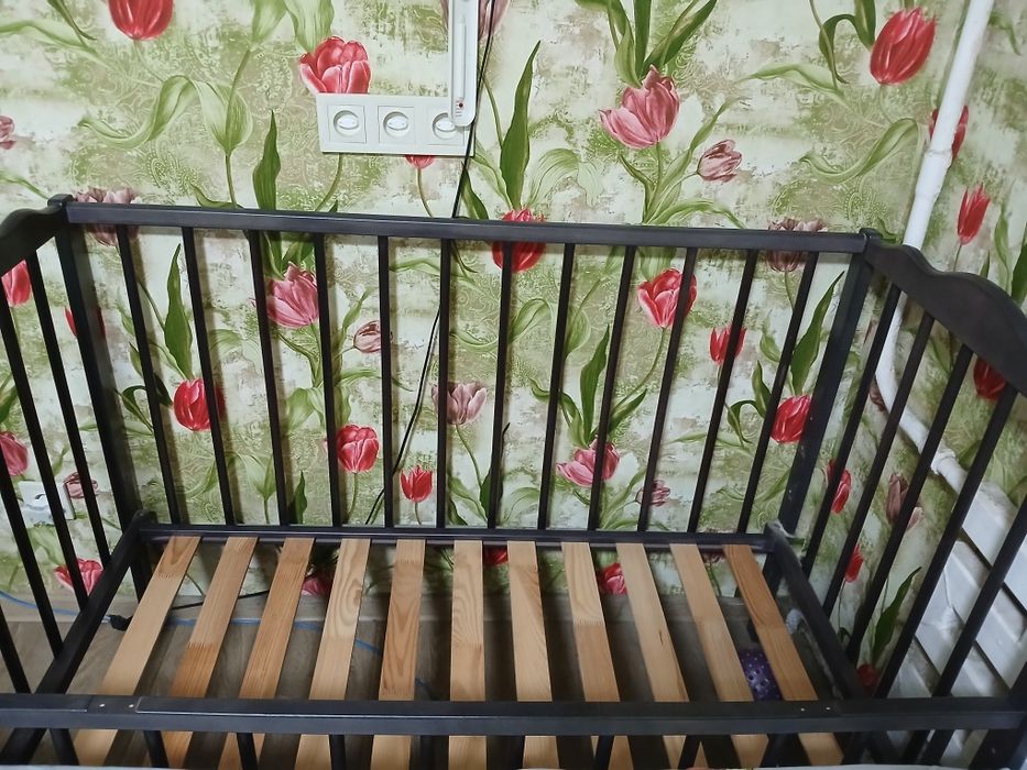 Дитяче ліжечко з кокосовим матрацом