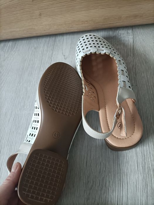 Nowe ażurowe sandały buty na niskim obcasie damskie 40 25,5 cm na codz