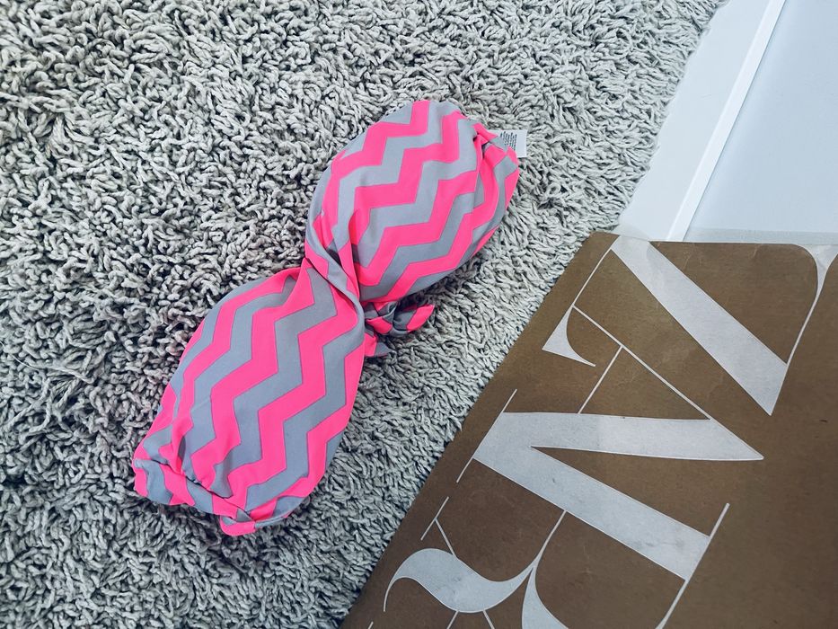 Kolorowy biustonosz kapielowy we wzory bikini rozm S