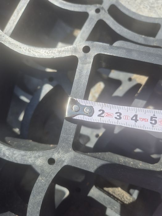 Kratka podjazdowa pod  samochód super