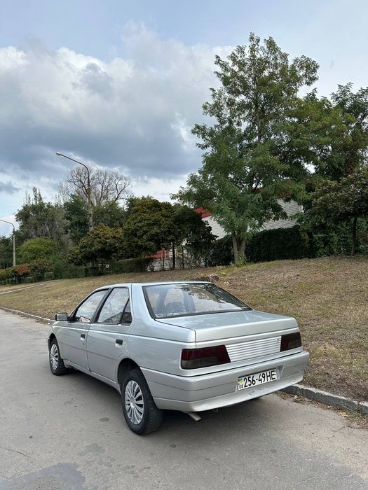Продам автомобиль Пежо 405