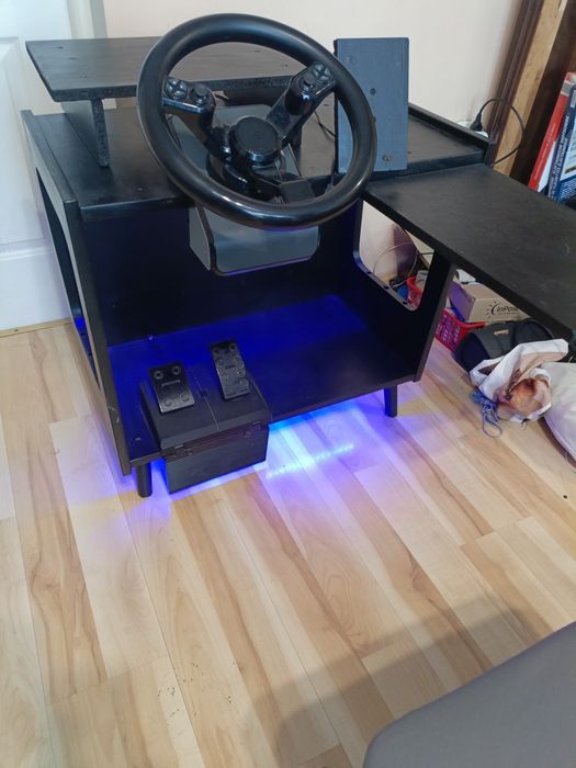 Kierownica Logitech G Saitek + Biurko