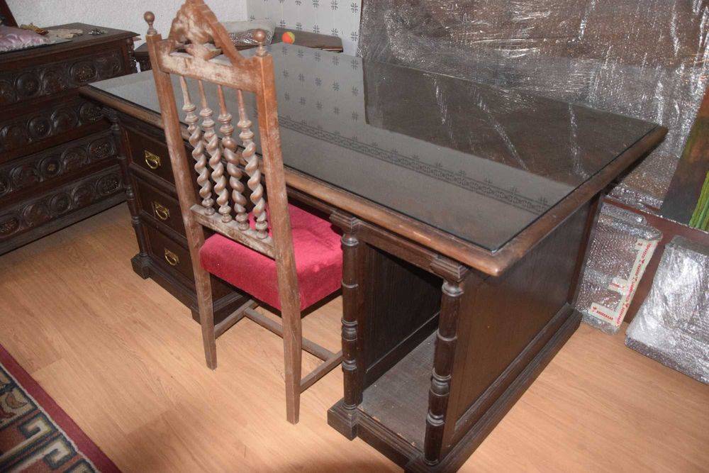 Selling a Desk for a Large Office in Chestnut Wood64585537980161121