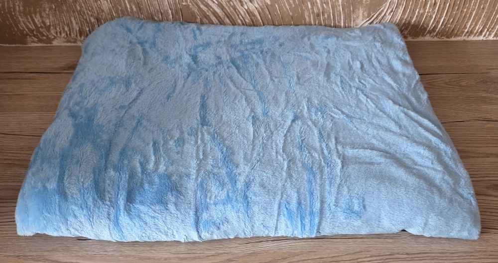 Maskotka z kocykiem w środku Królik Niebieski 40cm